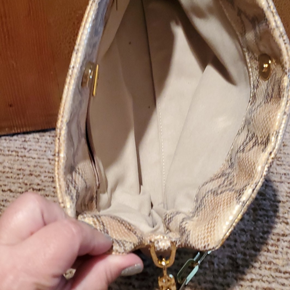 Cache Goldtone Snakeskin clutch - Picture 4 of 4